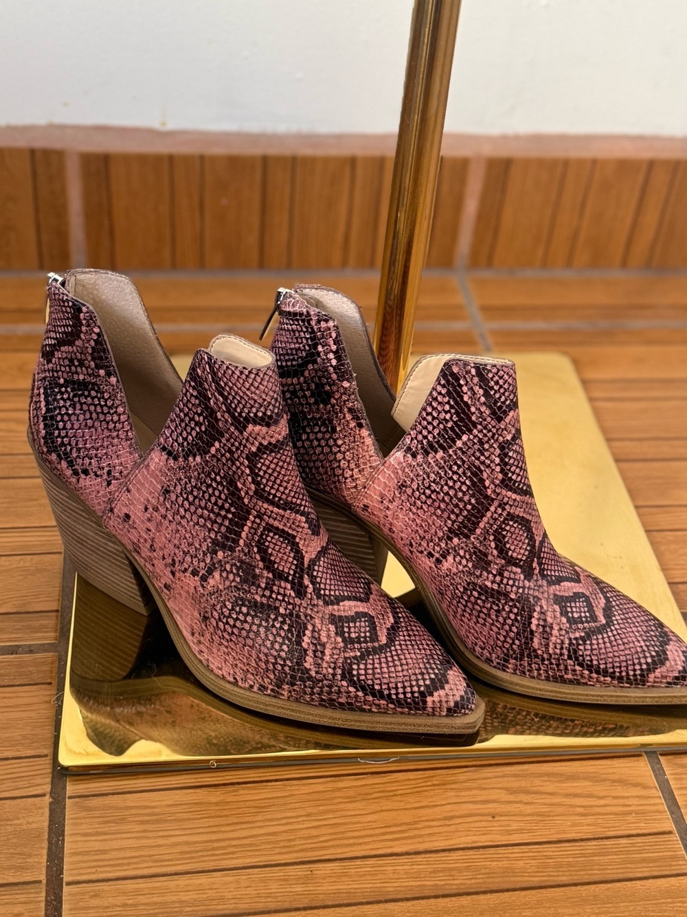 Vince Camuto Pink Snake-Print Women’s Ankle Booties Size US 10 Woman NWT